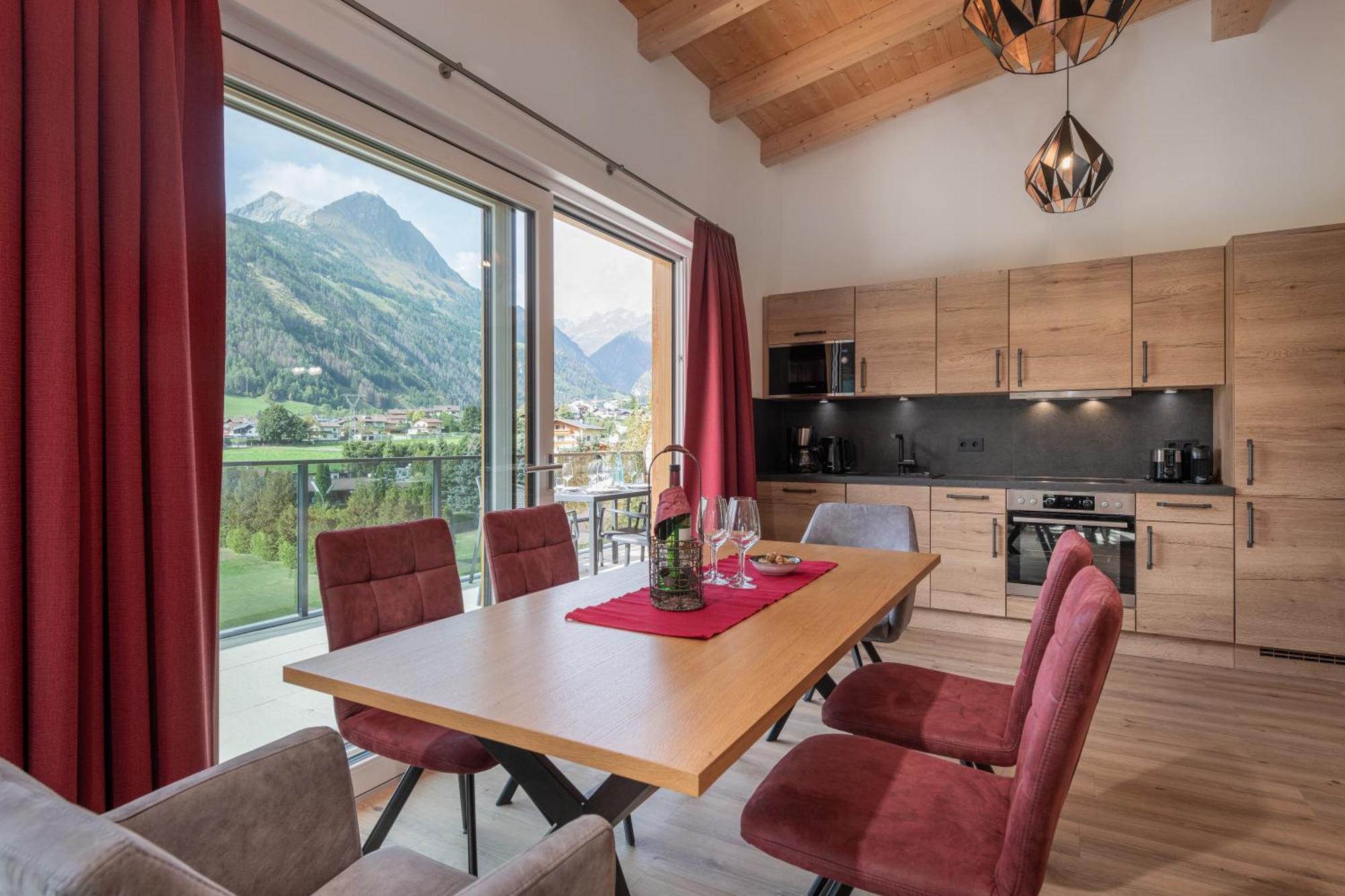 Alpenparks Montana Apartments Матрай-ин-Осттироль Номер фото