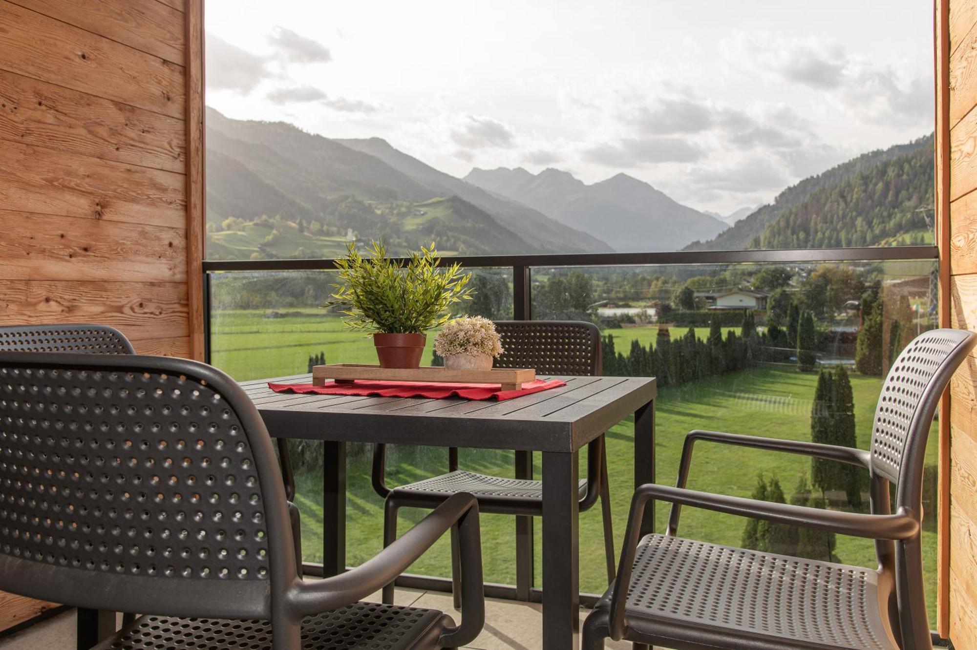 Alpenparks Montana Apartments Матрай-ин-Осттироль Экстерьер фото